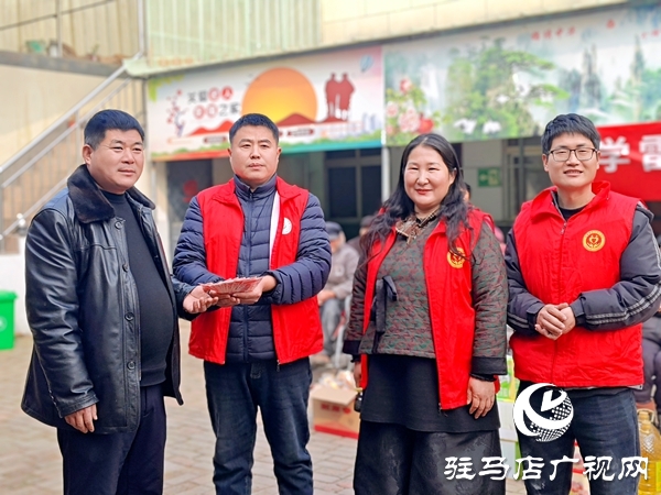 平輿縣身邊好人協(xié)會(huì)開(kāi)展學(xué)雷鋒志愿服務(wù)情暖敬老院