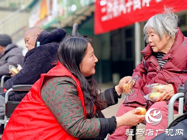 平輿縣身邊好人協(xié)會(huì)開(kāi)展學(xué)雷鋒志愿服務(wù)情暖敬老院