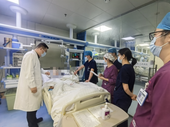 與時間賽跑！駐馬店市第一人民醫(yī)院重癥醫(yī)學科上演“呼吸奇跡”，成功救治急性呼吸衰竭患者