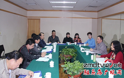 臺(tái)胞臺(tái)屬、僑聯(lián)-委員組分組討論.jpg