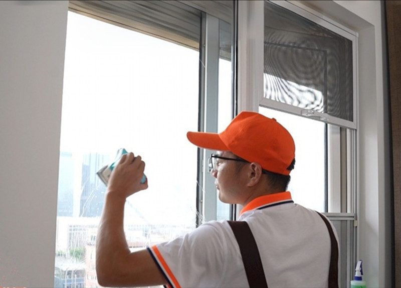 精細(xì)擦窗