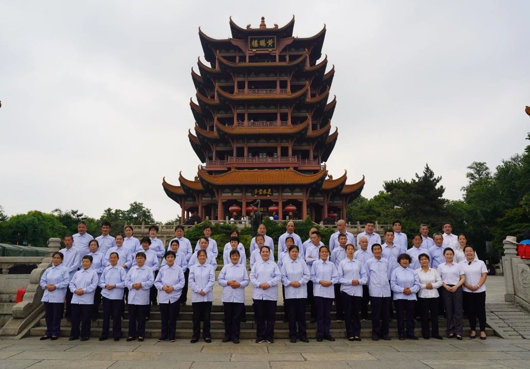 黃鶴樓保潔團(tuán)隊(duì)：守護(hù)城市地標(biāo)，營(yíng)造美好旅游體驗(yàn)